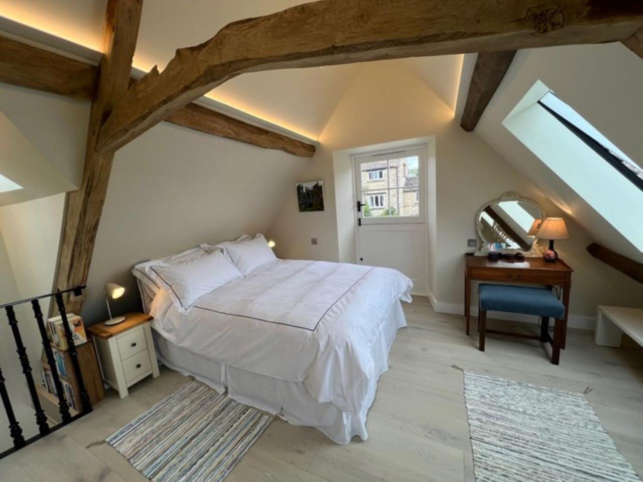 Idyllic Secluded Hideaway With Countryside Views On The Edge Of The Cotswolds Villa Hailey Kültér fotó