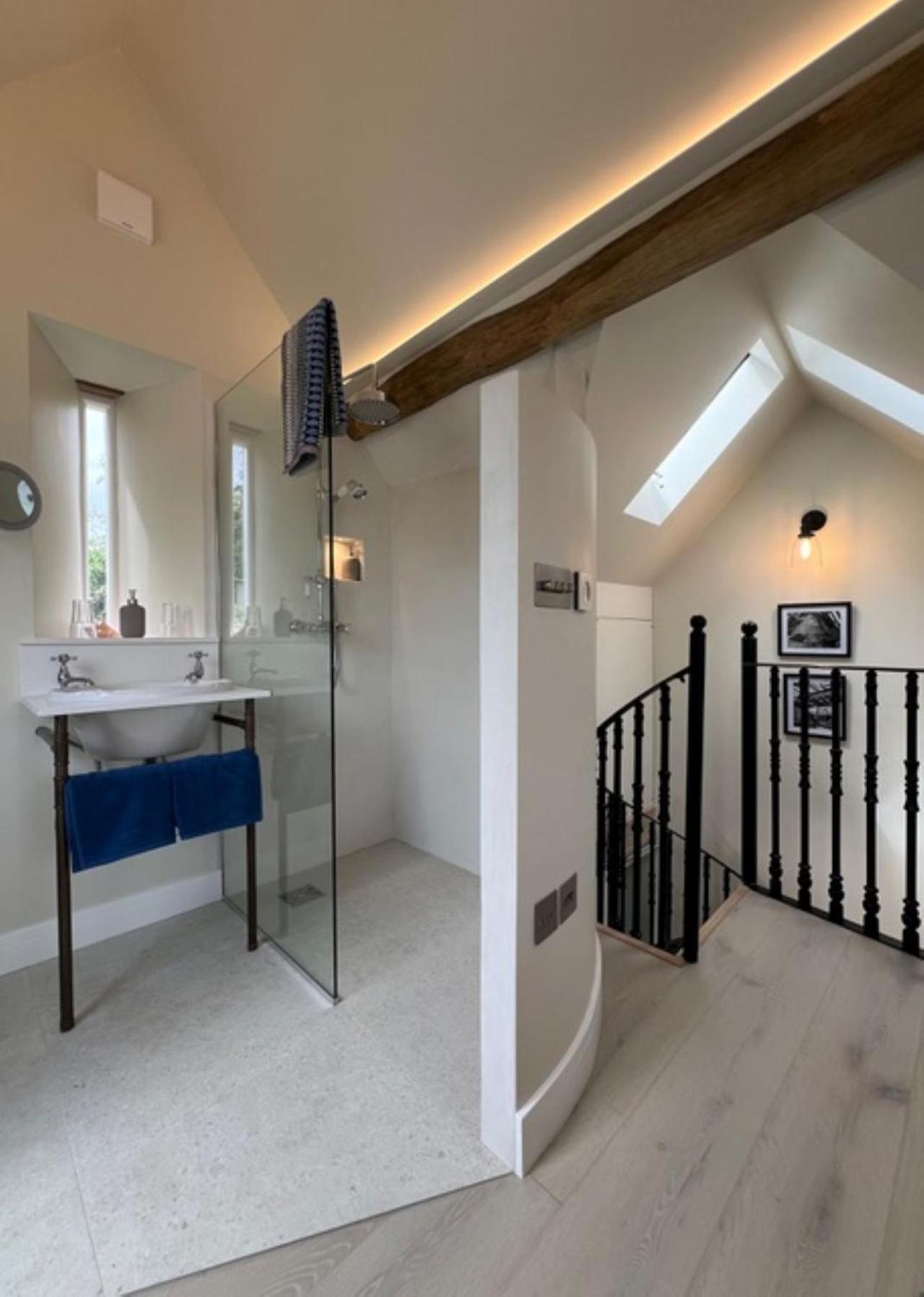 Idyllic Secluded Hideaway With Countryside Views On The Edge Of The Cotswolds Villa Hailey Kültér fotó