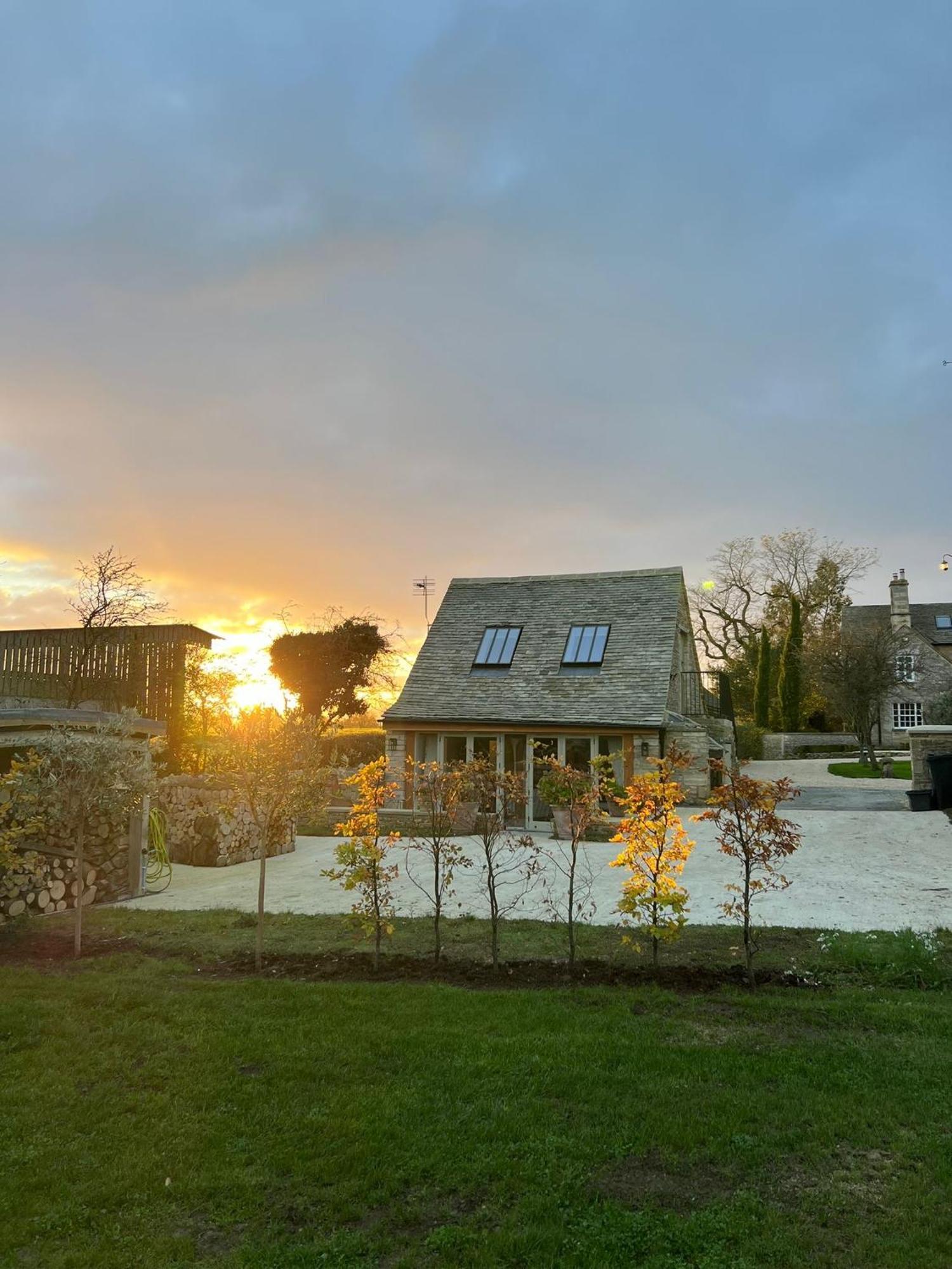 Idyllic Secluded Hideaway With Countryside Views On The Edge Of The Cotswolds Villa Hailey Kültér fotó